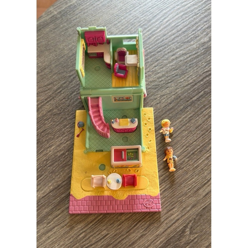 Polly Pocket 1993 Vintage Bluebird Toys Pollyville Beach Cafe Complete Set- EUC!